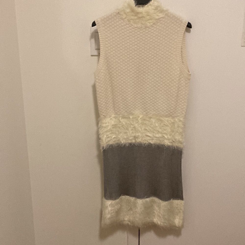 Diane Von Furstenberg Sleeveless Plush Knit Sweater Dress in Ivory / Silver. - Picture 4 of 10